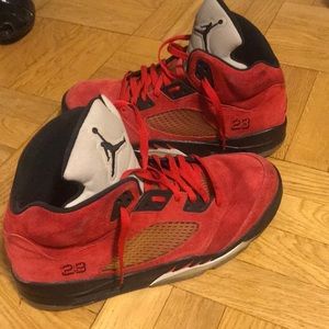 MEN AIR JORDAN fire red 5’s
